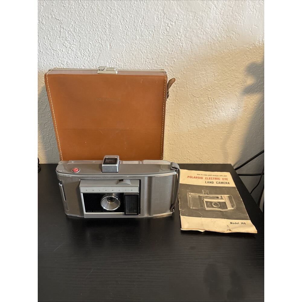 vintage Polaroid Land Camera Model J66. Manual And Carry Case - Untested